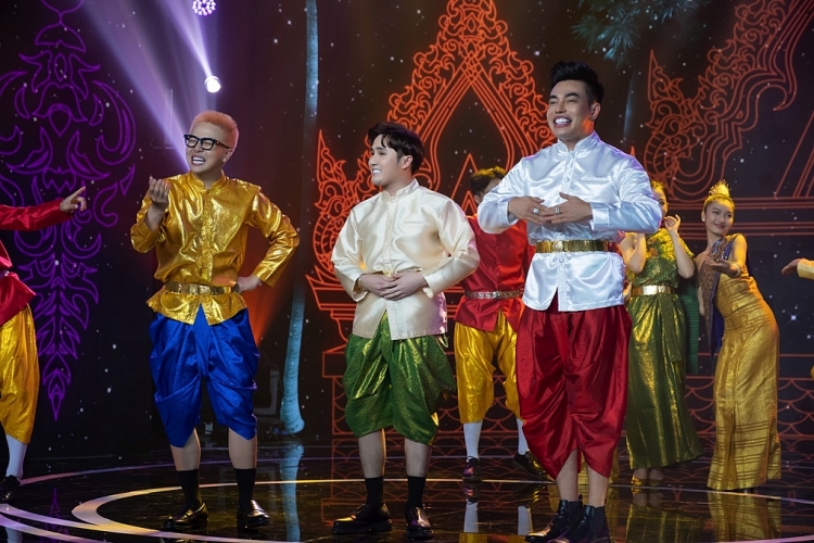 Việt Hương lần đầu tham gia 'Gala nhạc Việt', cùng Đại Nghĩa, Puka, Huỳnh Lập diễn hài vui nhộn