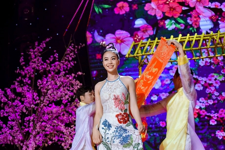 Dương Huệ ra mắt MV Tết 'Đoản xuân ca'