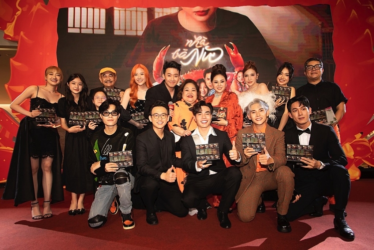 Sao Việt nô nức chúc mừng Trấn Thành ra mắt phim 'Nhà bà Nữ'