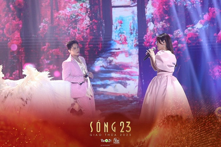 'Sóng 23': Quân A.P 'comeback' với bản mashup gây thương nhớ cùng 'Lady Mây' Myra Trần đúng đêm Giao thừa