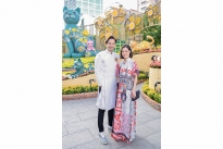 Đoàn Minh Tài và Sunny Đan Ngọc diện áo dài khai trương đường hoa Nguyễn Huệ