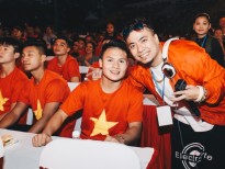 DJ Wang Trần được fan vây kín trong sự kiện chào đón U23 Việt Nam