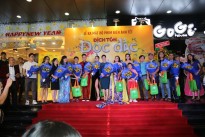 Hoài Linh tái ngộ Như Quỳnh trong lễ ra mắt bộ phim Tết 'Đích tôn độc đắc'