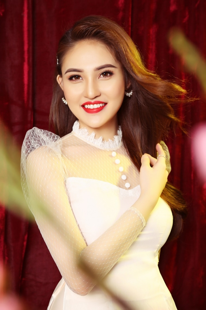 hoa hau gia hoa nho ky niem duoc ba cho di dien dem 29 30 tet