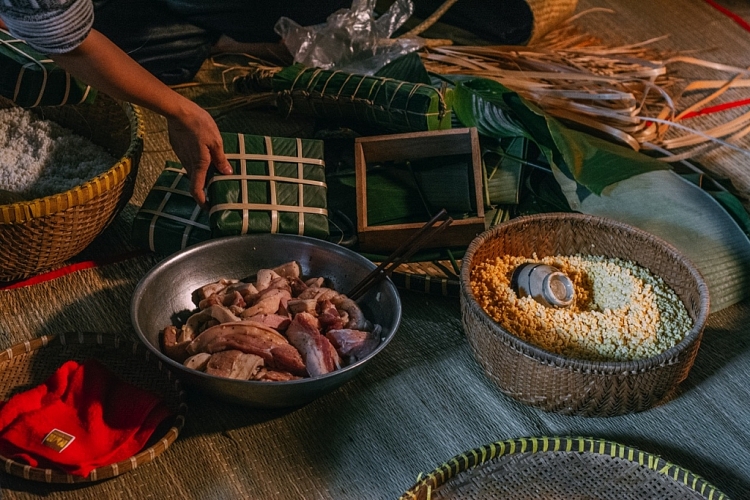 tet nay an gi cua gia dinh nu nghe si lam vy da me chong tam tac khen con dau