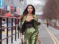 'New York Fashion Week' ngày đầu tiên, Minh Tú cá tính trong outfit màu neon nổi bật