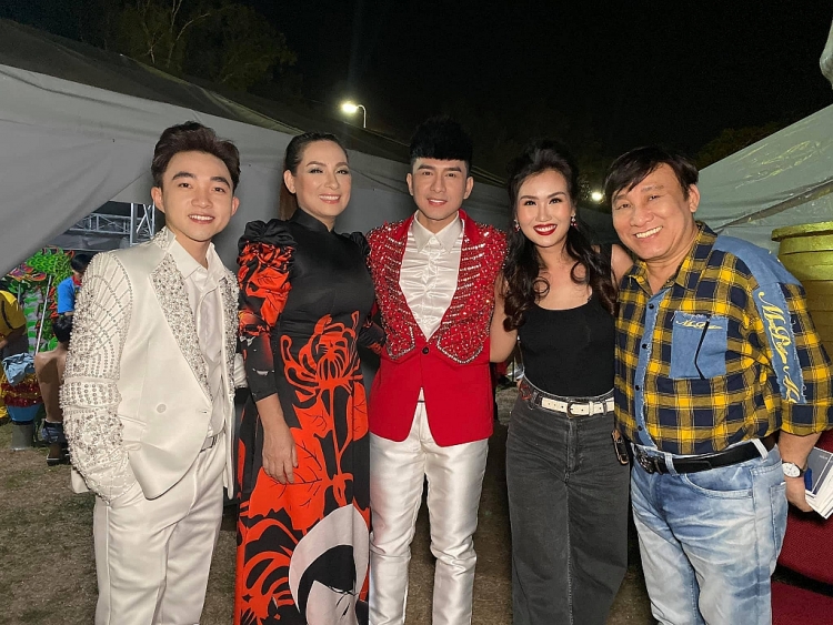 ca si trung quang lac quan du bi huy 9 show dien vi dich benh corona