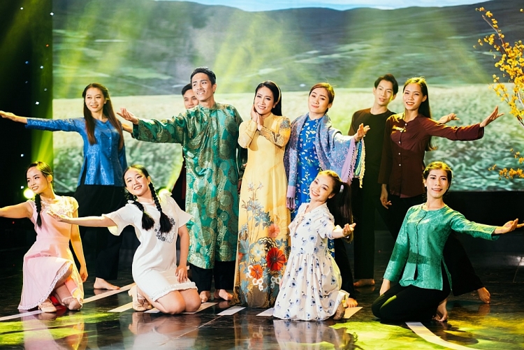 Dàn sao Việt đổ bộ màn ảnh nhỏ cùng đón Tết với khán giả trong 'Tự Trào Xuân'