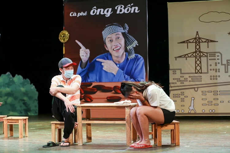 Hoài Linh và dàn sao 'khủng' góp mặt trong vở kịch Tết 'Xuân này em lấy chồng'