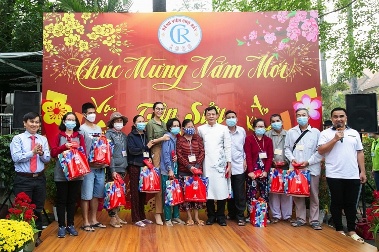 Các người đẹp 'Hoa hậu hoàn vũ Việt Nam' tích cực hoạt động thiện nguyện những ngày cận Tết Tân Sửu 2021