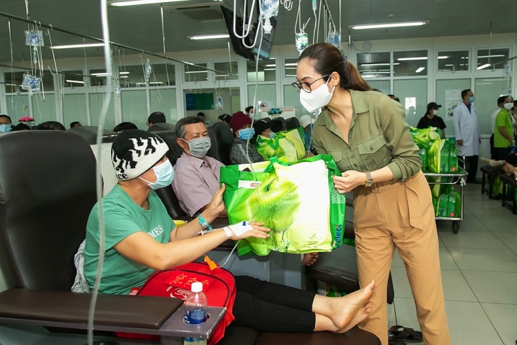 Các người đẹp 'Hoa hậu hoàn vũ Việt Nam' tích cực hoạt động thiện nguyện những ngày cận Tết Tân Sửu 2021