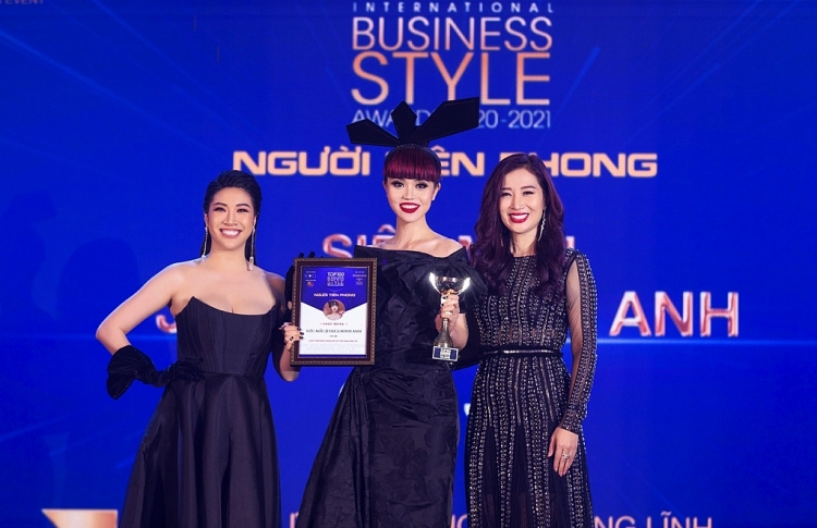 'Cô gái của các sàn diễn thời trang không tưởng' Jessica Minh Anh chia sẻ dự án đầy 'táo bạo'
