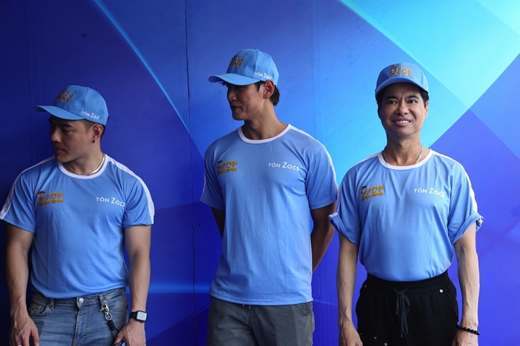 Ca sĩ Ngọc Sơn sẵn sàng từ bỏ gia tài, sự nghiệp để cứu mẹ