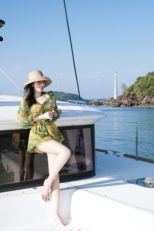 Hoa hậu Dương Yến Nhung đi du thuyền 5 sao tại Phú Quốc