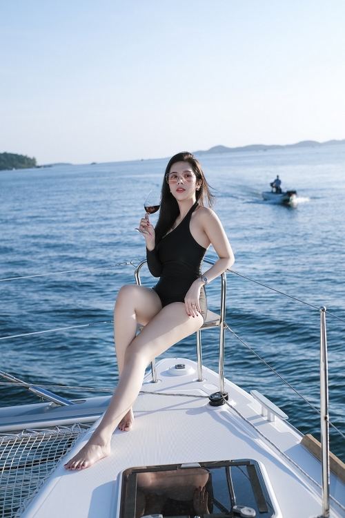 Hoa hậu Dương Yến Nhung đi du thuyền 5 sao tại Phú Quốc