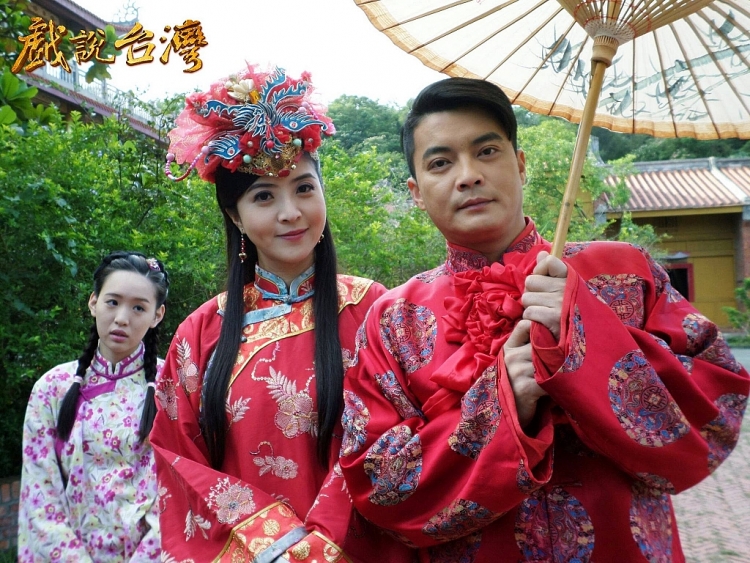 'Nhân gian huyền ảo tân truyện': Nơi se duyên cho mối tình 'chị em' Lý Lượng Cần và Trương Phong Kỳ