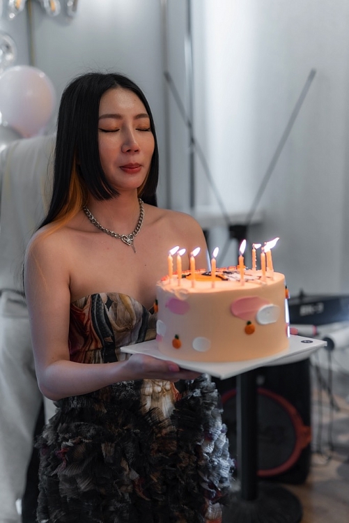 Sinh nhật Orange 25 tuổi: 'Cú lừa' từ người hâm mộ và sự hợp tác từ Hoàng Dũng - Ali Hoàng Dương - Hứa Kim Tuyền