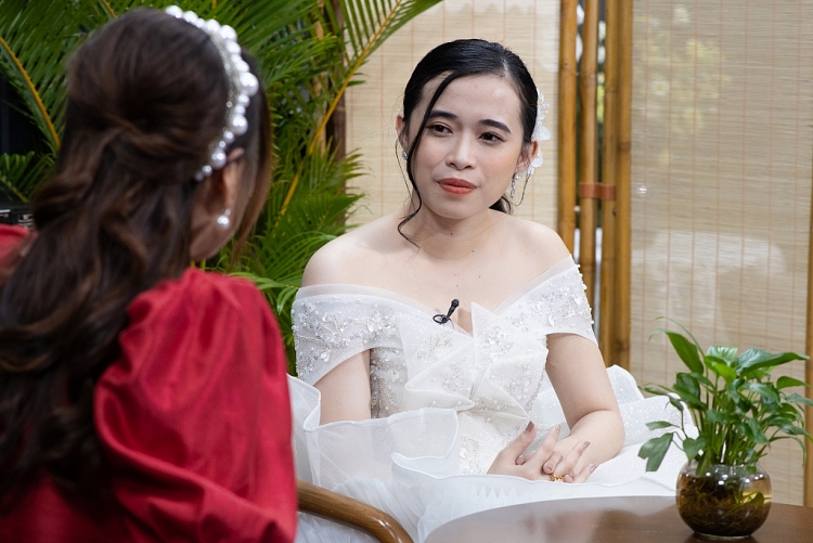 MC Quyền Linh khen hết lời mẹ chồng 'xì tin' cưng con dâu 'hàng xóm' như trứng mỏng tại 'Mẹ chồng nàng dâu'