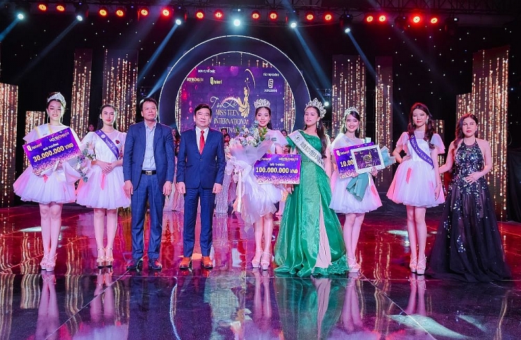 Ngô Ngọc Gia Hân xuất sắc đăng quang 'Miss Teen International Vietnam 2021'