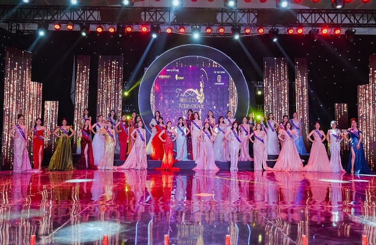 Ngô Ngọc Gia Hân xuất sắc đăng quang 'Miss Teen International Vietnam 2021'