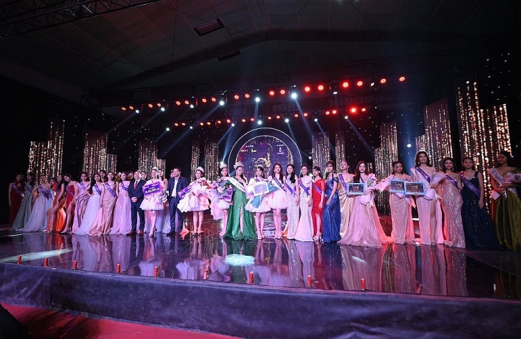 Ngô Ngọc Gia Hân xuất sắc đăng quang 'Miss Teen International Vietnam 2021'