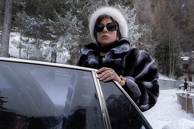 Lady Gaga và màn hóa thân thành 'góa phụ đen' ấn tượng, được giới phê bình đánh giá cao trong 'Gia tộc Gucci'