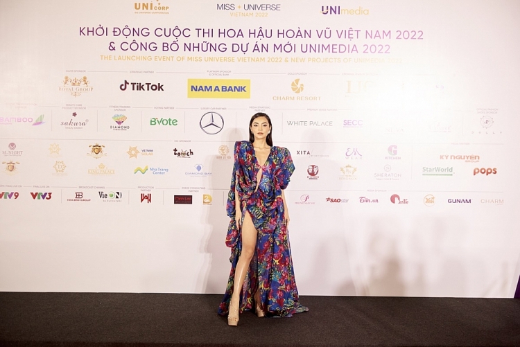 Nổi bật tại sự kiện họp báo 'Hoa hậu hoàn vũ Việt Nam 2022', Bùi Linh Chi ngầm khẳng định sức hút 'ngựa chiến'