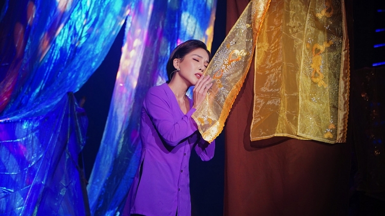 'Đánh thức đam mê': Mạnh Quỳnh bị thuyết phục bởi lối diễn xuất 'đỉnh cao' của diễn viên Minh Luân