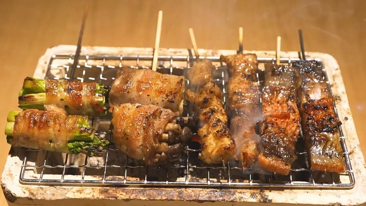 'Quán ăn hạnh phúc': 'Thánh review' mới nổi Ngô Đình Nam khiến Quốc Khánh, Chen Ru Lu cười 'ná thở' với 1001 kiểu review đồ ăn