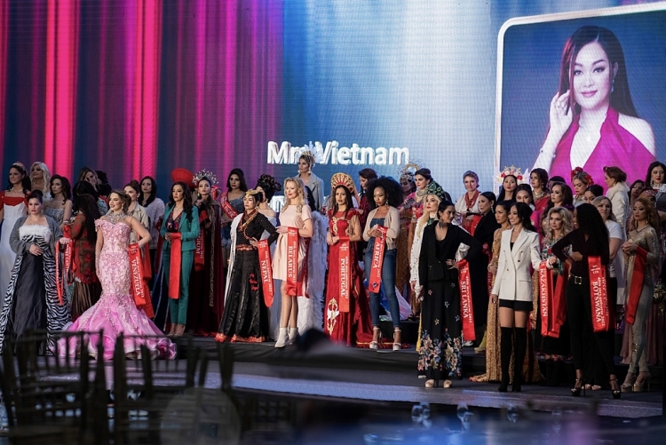 Hoàng Thanh Nga nhận tin vui trong đêm bán kết 'Mrs Universe 2023'