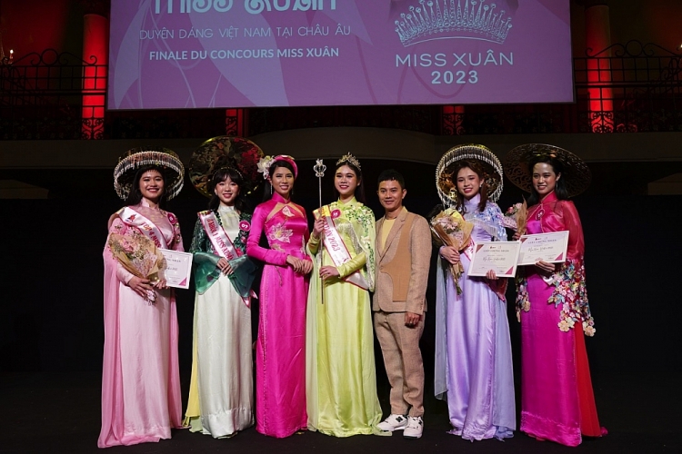 Á khôi  Lê Vũ Thục Anh đăng quang 'Miss Xuân 2023' tại châu Âu