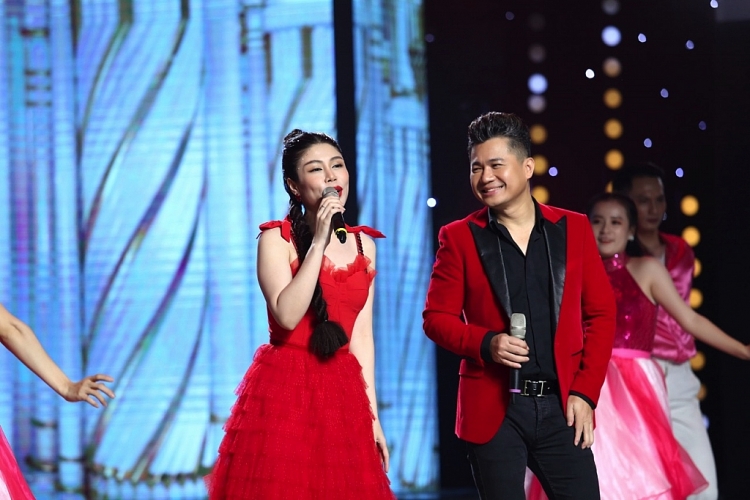 'Làng hài mở hội mừng xuân': Gia Linh, Bảo Chu kể lại chuyện chia tay người yêu đúng ngày Valentine