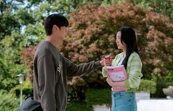 'Thanh âm tình đầu': Phim thanh xuân ngọt ngào chinh phục khán giả và giới truyền thông Hàn Quốc