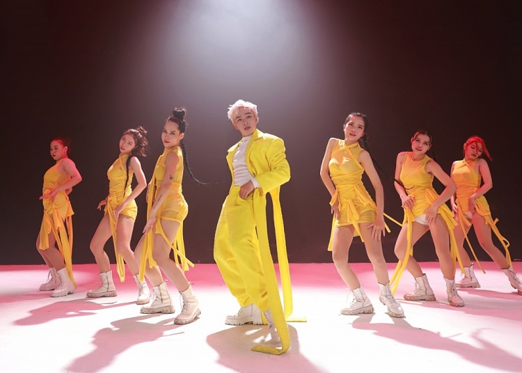 MV 'Somebody' của Trương Trần Anh Duy vượt nhiều nghệ sĩ 'máu mặt' vươn lên Top 1 iTunes Việt Nam