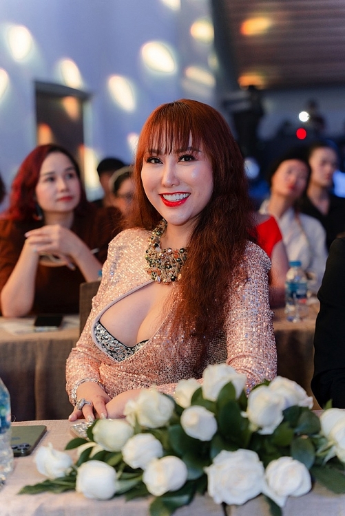 Lý Nhã Kỳ, Phi Thanh Vân chiếm spotlight thảm đỏ 'Trao quyền dành cho phụ nữ'