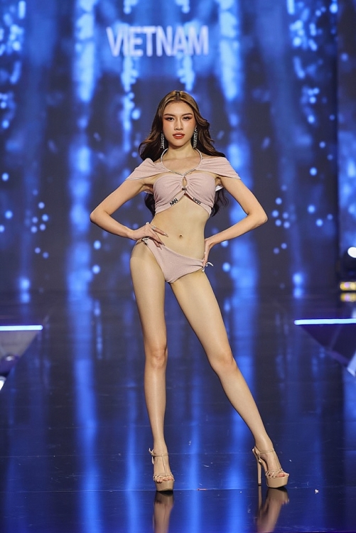 Choáng ngợp trước loạt trang phục dân tộc 'càn quét' sân khấu bán kết 'Miss Charm 2023'