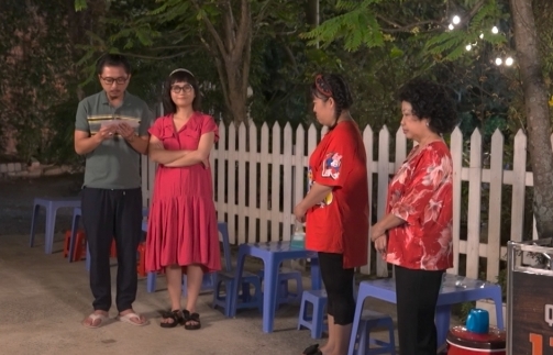'Gia đình khó dễ': Lâm Vỹ Dạ, Hứa Minh Đạt lên án thói quen xấu 'ăn chơi hết tháng giêng'