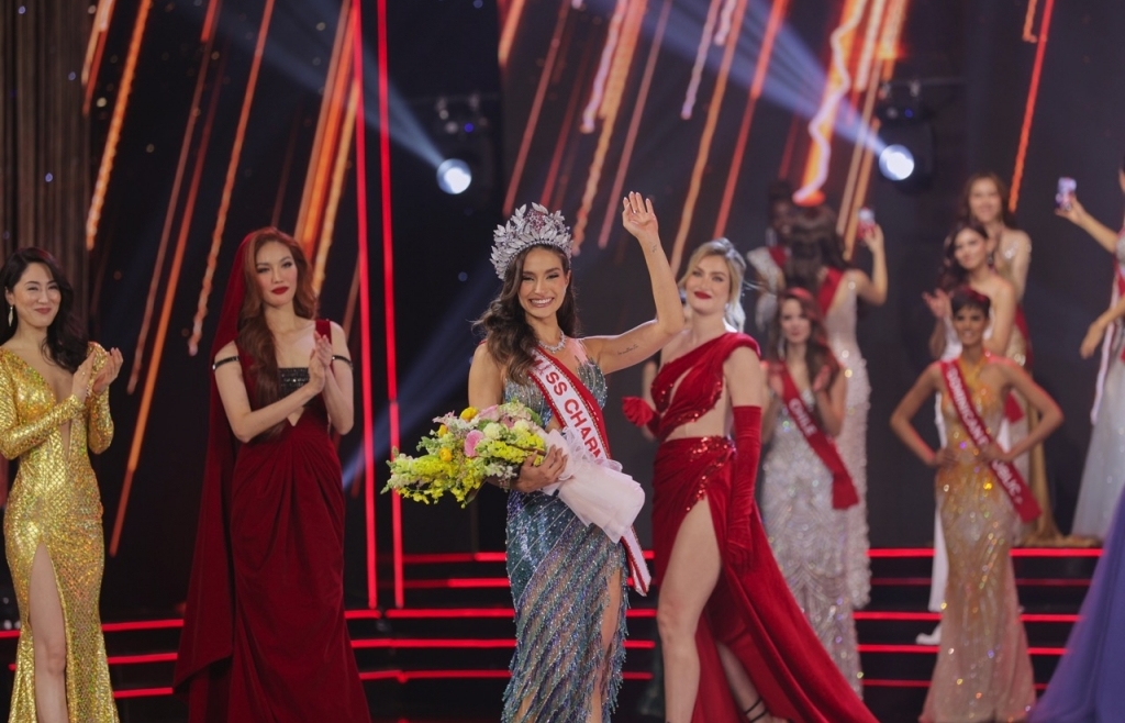 Người đẹp Brazil đăng quang 'Miss Charm 2023', nhận phần thưởng 2,3 tỷ đồng tiền mặt