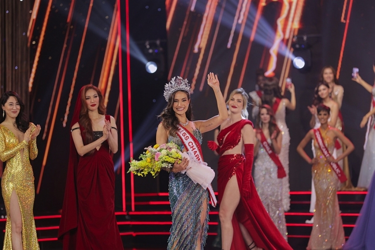 Người đẹp Brazil đăng quang 'Miss Charm 2023', nhận phần thưởng 2,3 tỷ đồng tiền mặt