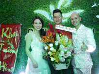 Sao Việt lộng lẫy mừng vợ chồng Phan Đinh Tùng khai trương Spa