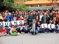 Quang Lê cùng học trò hát trên đường phố vì trẻ tự kỷ