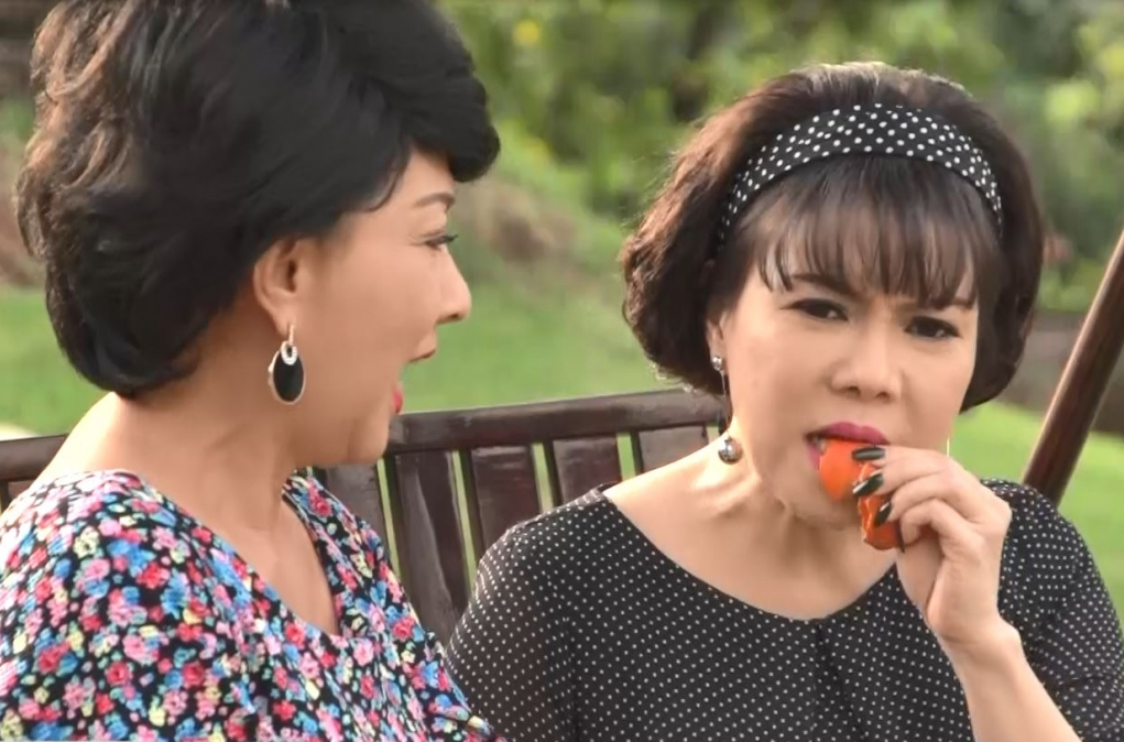 Lo lắng cho khoản tiền thụ thai, Việt Hương ăn luôn cả vỏ quýt
