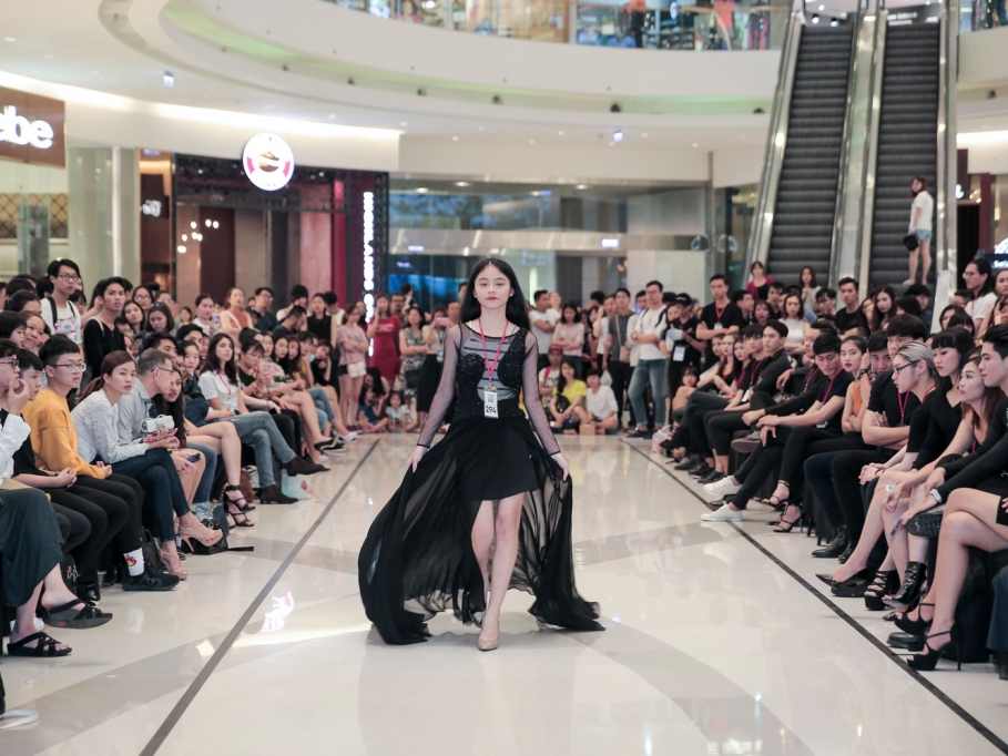 Dàn mẫu nhí gây chú ý tại buổi casting 'Tuần lễ Thời trang Quốc tế Việt Nam Xuân Hè 2018'