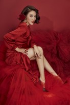 Ngô Phương Anh mang thông điệp nữ quyền qua bộ ảnh 'Bông hồng quyền lực' dịp 8/3