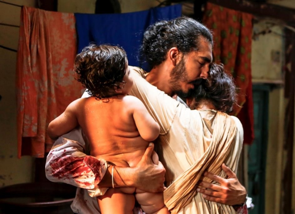 hotel mumbai bo phim chuyen the tu loat vu khung bo nam 2008 tai mumbai