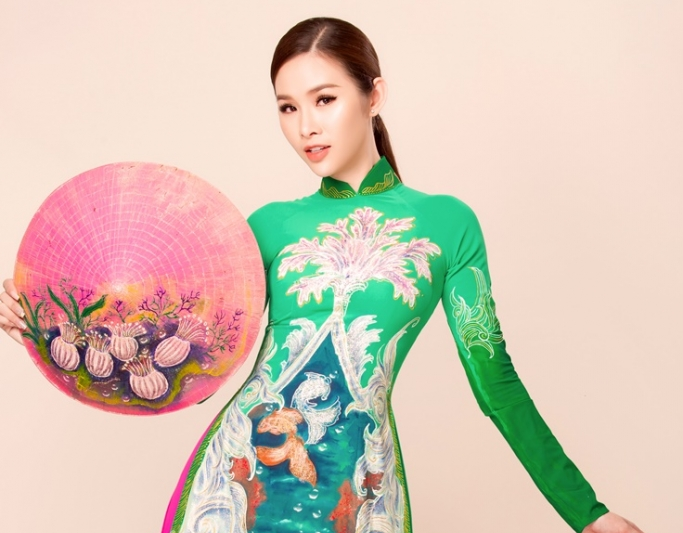 Á hậu Thanh Trang diện áo dài lấy cảm hứng từ 'Đại dương xanh'