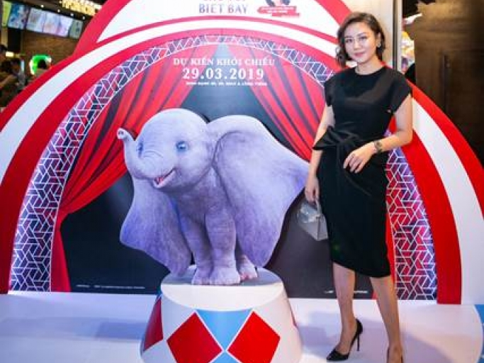 Văn Mai Hương xuất hiện xinh đẹp tại họp báo ra mắt phim 'Dumbo' với vai lồng tiếng đầu tiên