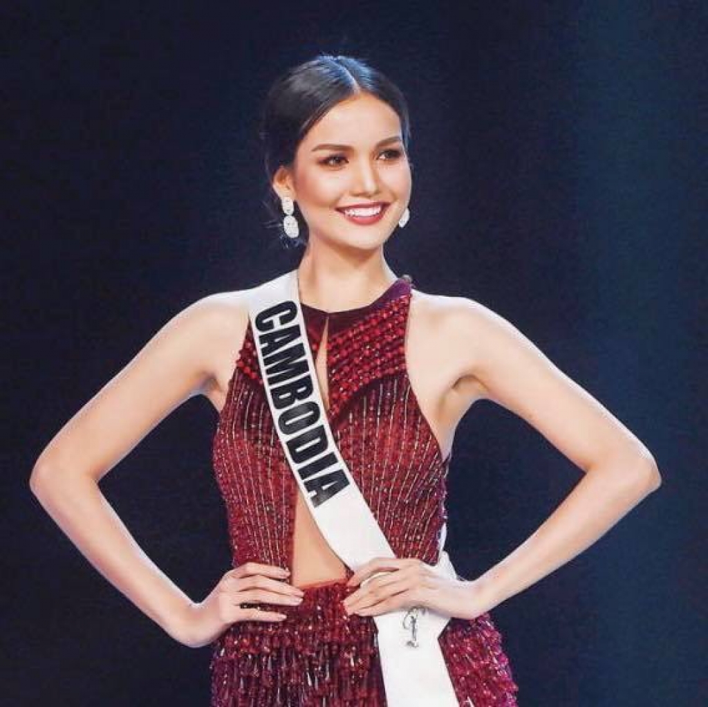 "Miss Universe Cambodia" Rern SiNat chọn váy NTK Nguyễn Minh Tuấn để