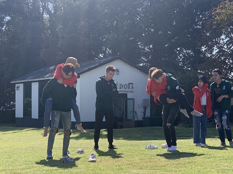 tu la thanh thuong ngoc lan khuyen cac chang trai dung bao gio dem tinh yeu ra lam phep thu