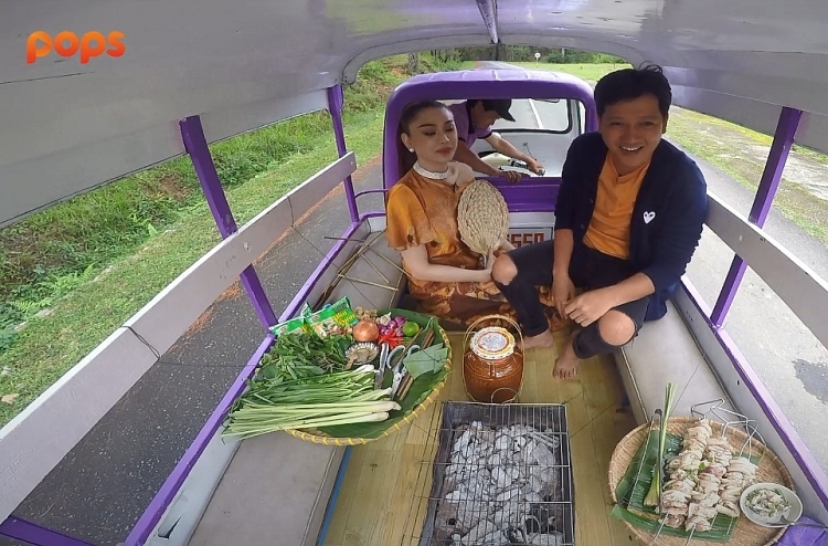 Trương Quỳnh Anh, Midu, Lâm Khánh Chi, Mâu Thủy 'hết hồn' với trải nghiệm lần đầu đi food tour cùng Trường Giang